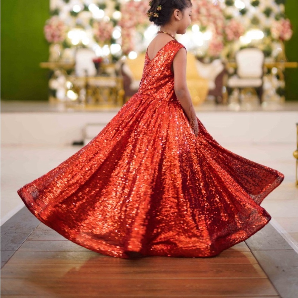 Very pretty dress for girls